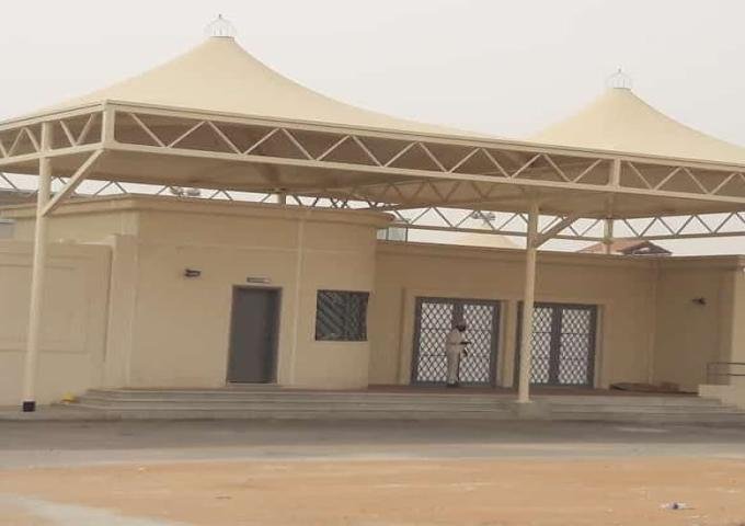 حداد مظلات هرمية جلسات مودرن ومريحةحي طويق