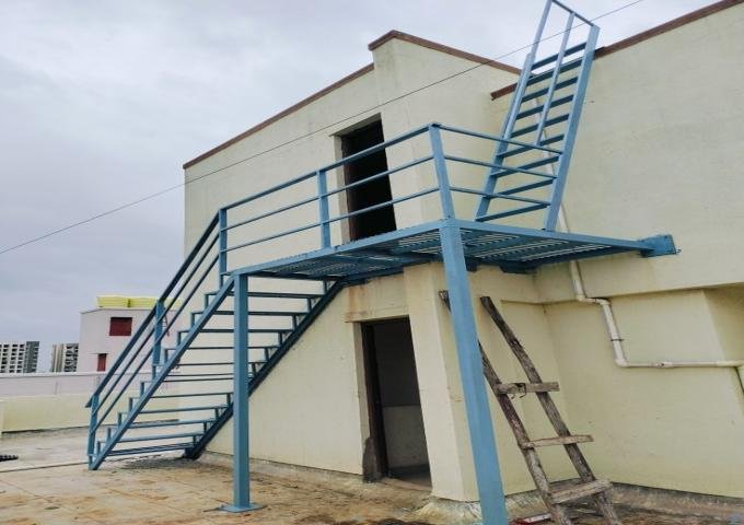 حدادسلالم حديد خارجية قوية وعملية حي العقيق